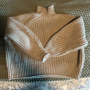 H&M Cropped Grey Knit Sweater